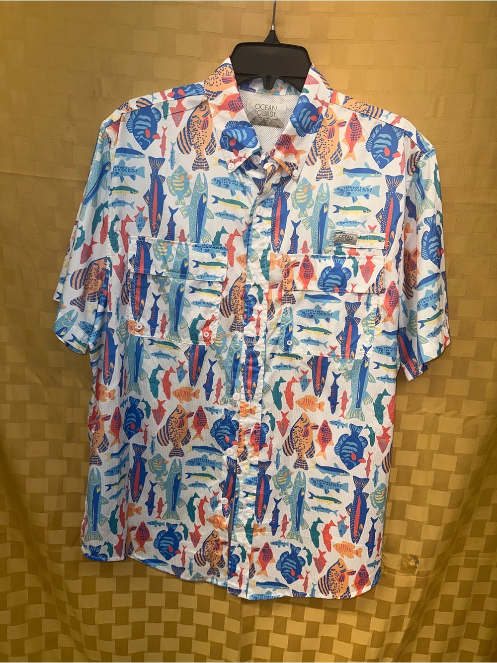 Ocean Coast Men’s White Multicolor Fish-Print Short Sleeve Button-Down Shirt